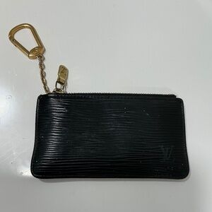 Louis Vuitton black Epi key cles